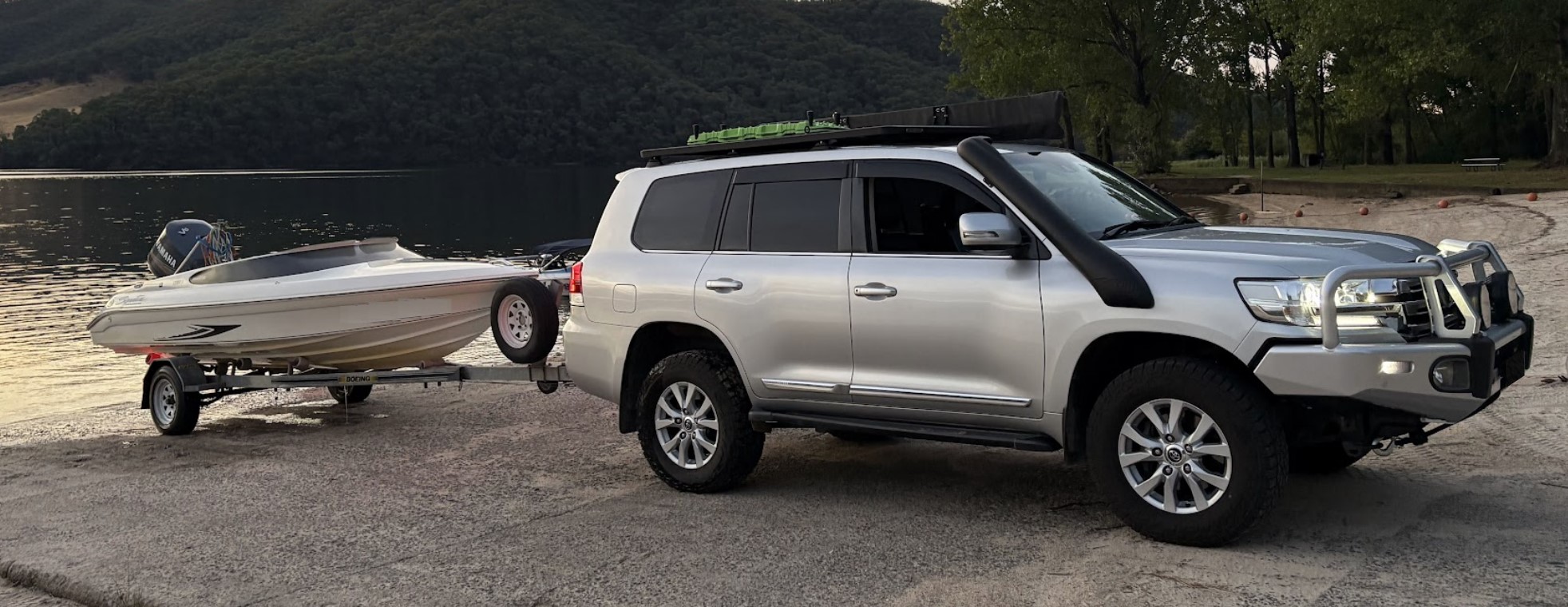 Toyota 200 Series with Pioneer Platform mounted to RCL legs