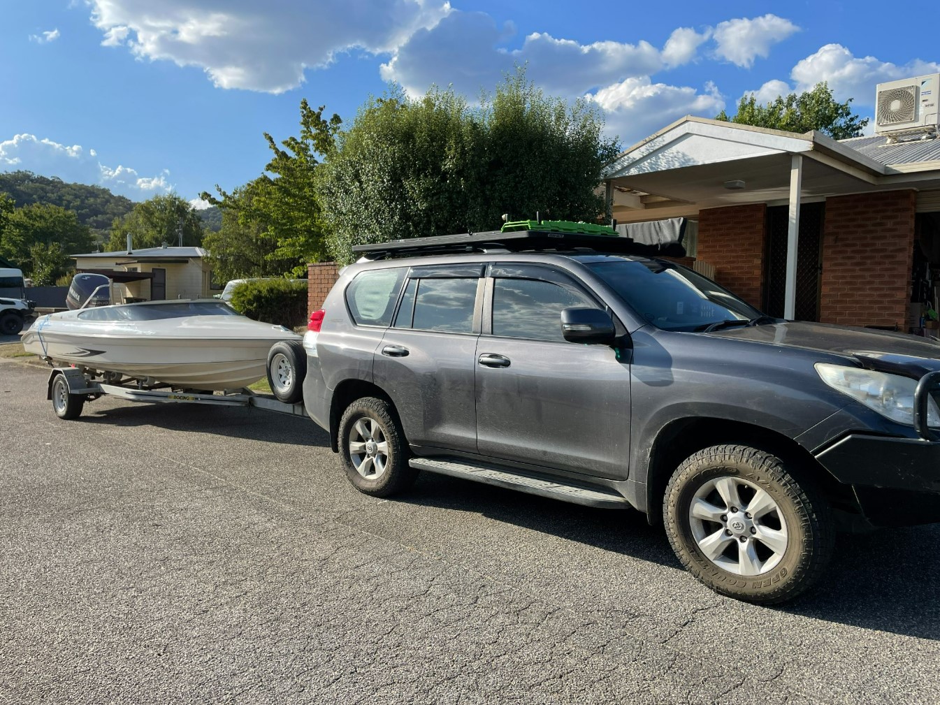 4WD towing safely with proper weight distribution